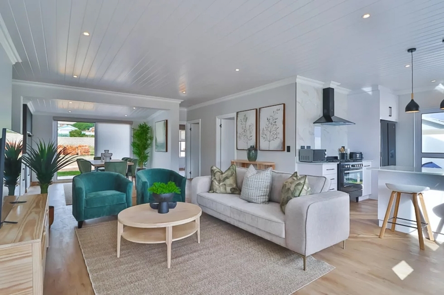 2 Bedroom Property for Sale in Fraaiuitsig Western Cape